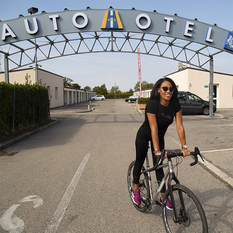 Autohotel consente di parcheggiare la bicicletta in camera